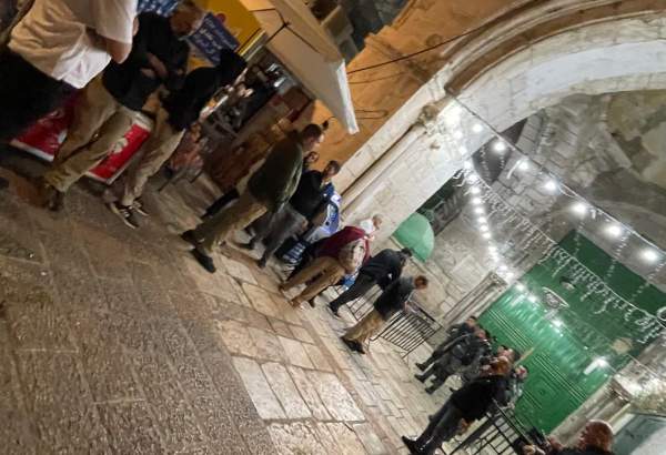 Israeli occupation police force all Muslim night worshippers and guards out of Al-Aqsa Mosque