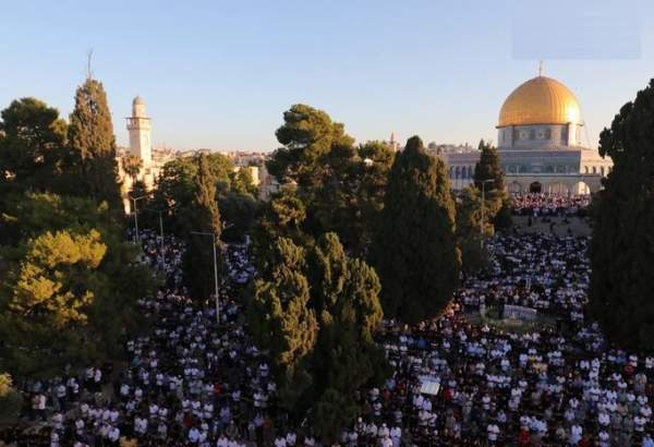 اقامه نماز عید قربان با حضور صدها فلسطینی در مسجدالاقصی