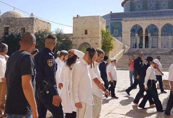 Israeli settlers defile al-Aqsa Mosque amid rising violence against Palestinians