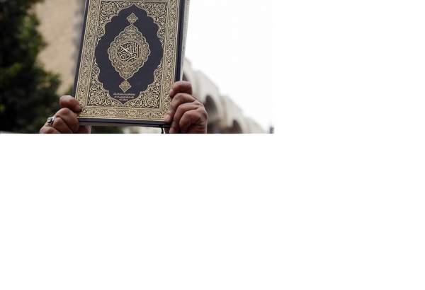 Danish ultranationalists continue to desecrate Quran for 4th straight day