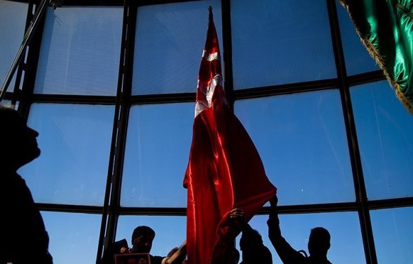 Imam Hussein flags hoisted in Milat Tower, Tehran (photo)  <img src="/images/picture_icon.png" width="13" height="13" border="0" align="top">