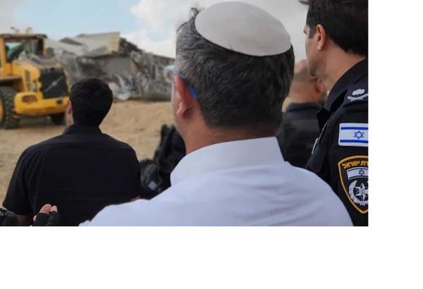 Far-right Israel ministers attend demolition of Arab homes in Negev