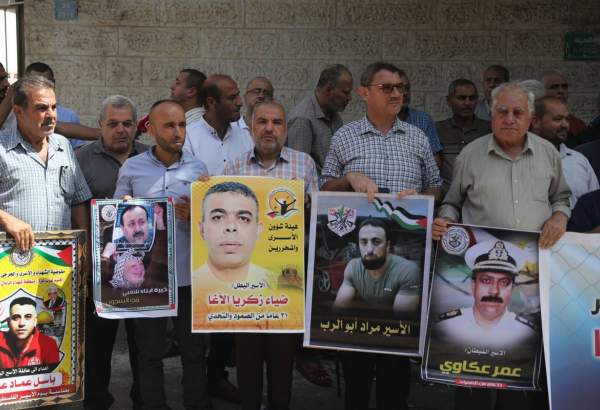 Palestinian detainees plan hunger strike to protest Israeli restrictions