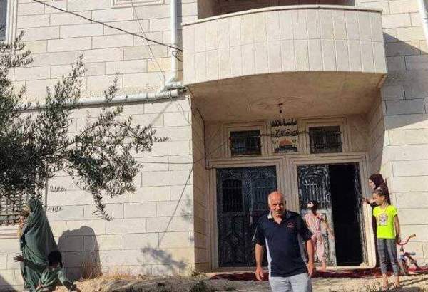 Soldiers enter homes of extended 'Ajlouni family with dogs
