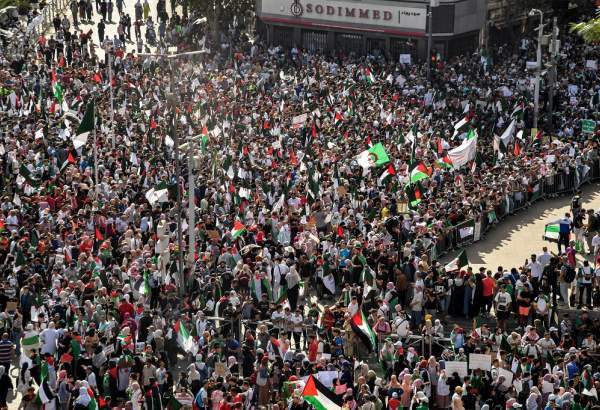 Tens of thousands rally in Algeria in solidarity with Palestine