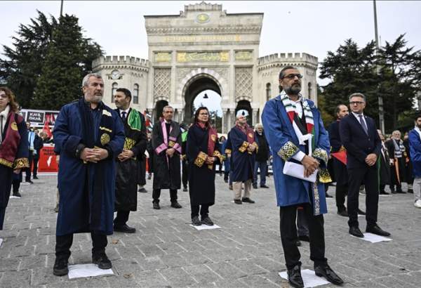 Academics in Istanbul march in protest against Israeli war on Gaza