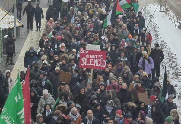 Hundreds of Swedes demonstrate outside Israeli embassy in solidarity with Palestinians