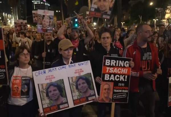 Tel Aviv protesters condemn Israel killing own people in Gaza bombardment