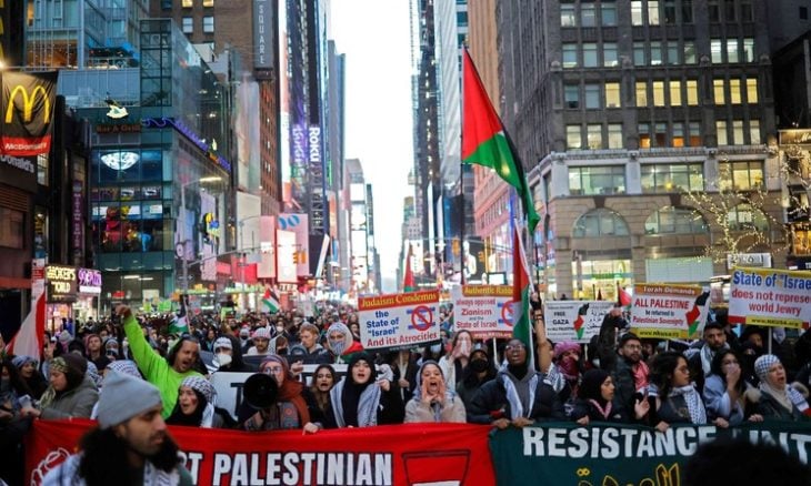 مظاهرات ضخمة في نيويورك وشيكاغو للمطالبة بوقف العدوان الإسرائيلي على غزة