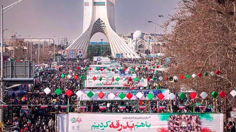 انطلاق مسيرات الاحتفال بذكرى انتصار الثورة الاسلامية في ايران