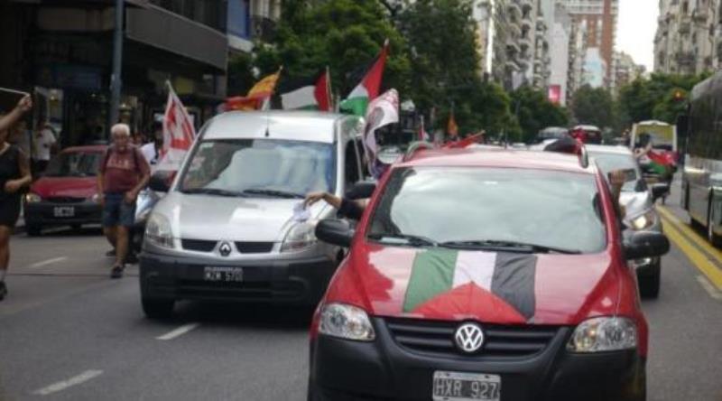 مسيرة في الأرجنتين تنديدا بالعدوان على غزة ورفضا لنقل السفارة إلى القدس