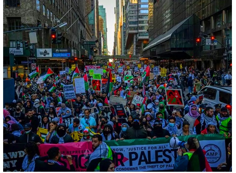 مسيرة ضخمة بنيويورك للتنديد بالعدوان الصهيوني على غزة