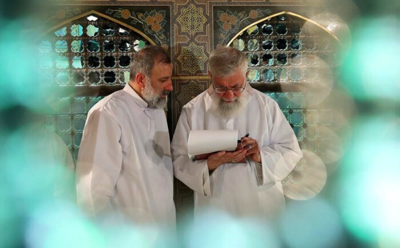 الإمام الخامنئي يصلي على جثمان الشهيد رئيسي ورفاقه يوم غد الأربعاء