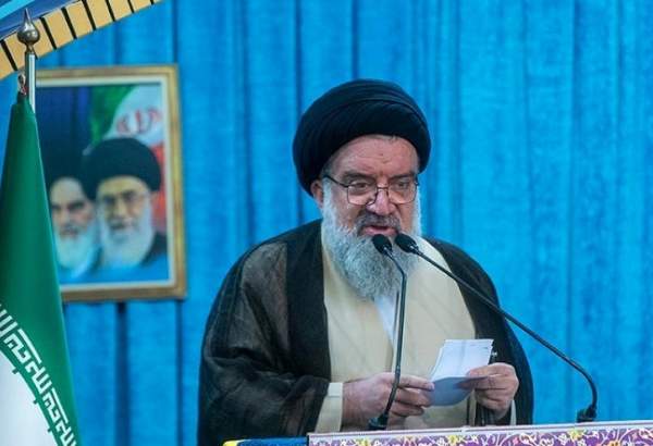 منبر الجمعة في طهران : تشییع شهداء الخدمة أظهر حجم شعبية نظام الجمهورية الاسلامية