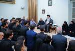 Leader meets with families of helicopter crash (photo)  