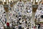 Hajj pilgrims at al-Masjid al-Nabawi in Medina 1 (photo)  <img src="/images/picture_icon.png" width="13" height="13" border="0" align="top">