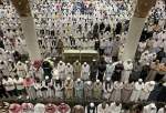 Hajj pilgrims at al-Masjid al-Nabawi in Medina 2 (photo)  <img src="/images/picture_icon.png" width="13" height="13" border="0" align="top">
