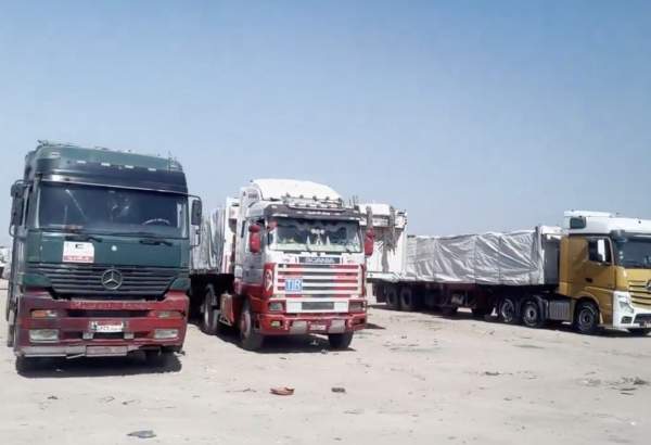اتحادیه اروپا: دو هزار کامیون حامل کمک به غزه در گذرگاه رفح مانده‌اند