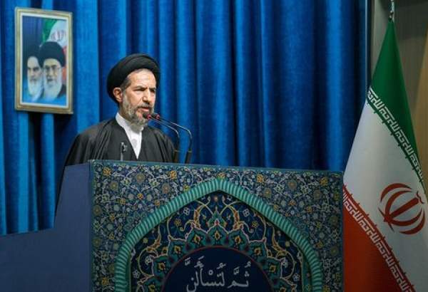 خطيب جمعة طهران : المشاركة الواسعة في الانتخابات تعزز الاقتدار الوطني