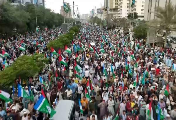 کراچی میں غزہ میں جنگ بندی اور فلسطین کے حق میں عوامی ریلی