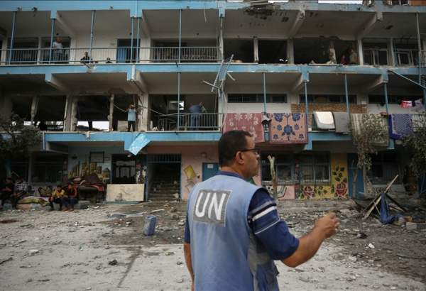 Une frappe aérienne israélienne détruit une école de l’ONU abritant des Palestiniens déplacés