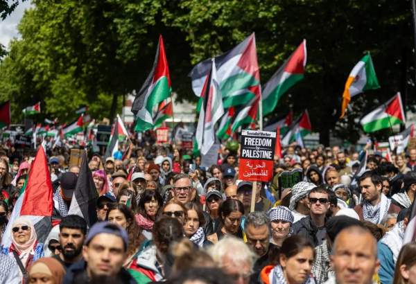 Hundreds of thousands march for Palestine in London