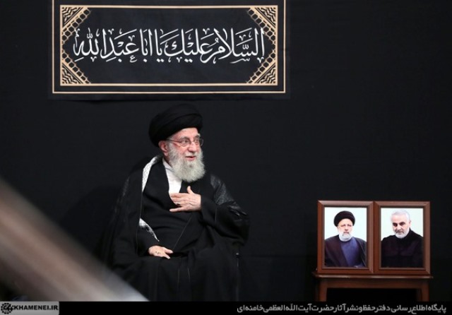 مقطع فيديو  .. إقامة الليلة الثانية من مراسم العزاء الحسيني بحضور قائد الثورة الاسلامية  