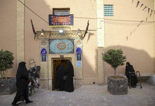 People in Iran hold mourning ceremonies in homes (photo)  