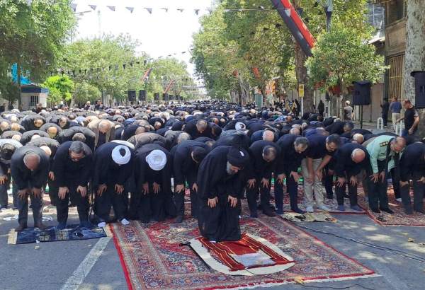 نماز ظهر عاشورا در سراسر ایران اقامه شد