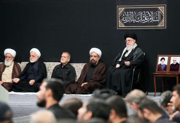 Iranians hold vigil to mark Ashura in Imam Khomeini Husseiniya in Tehran, Iran (photo)  