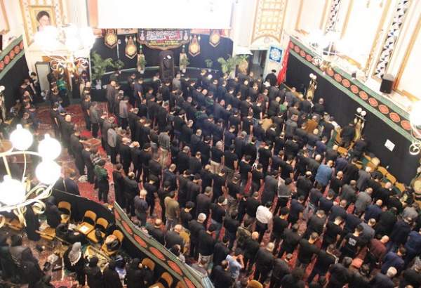 برپایی عزاداری و اقامه نماز ظهر عاشورا در مرکز اسلامی انگلیس   