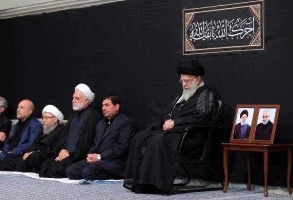 Leader attends last night of Muharram mourning in Imam Khomeini Husseynia (photo)  <img src="/images/picture_icon.png" width="13" height="13" border="0" align="top">