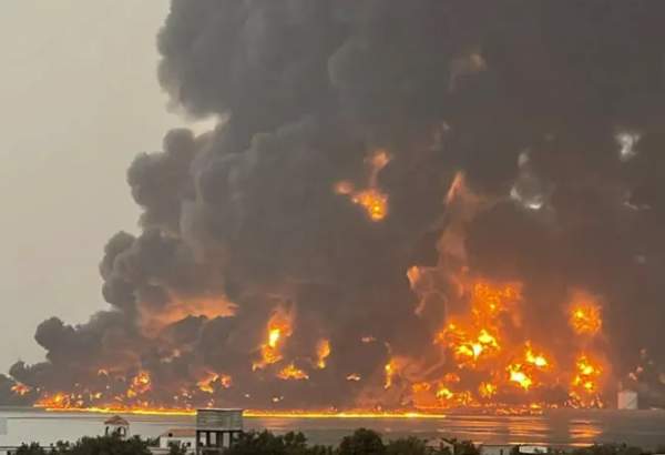 مسؤول يمني : اخماد 95% من حرائق الحديدة