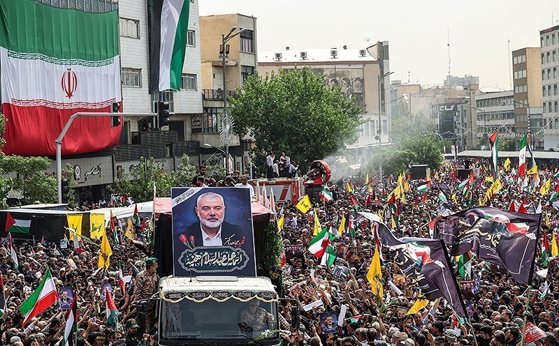 مشاهد مصورة لحشود الشعب الايراني خلال تشييع الشهيد المجاهد إسماعيل هنية ومرافقه في العاصمة طهران  <img src="/images/picture_icon.png" width="13" height="13" border="0" align="top">