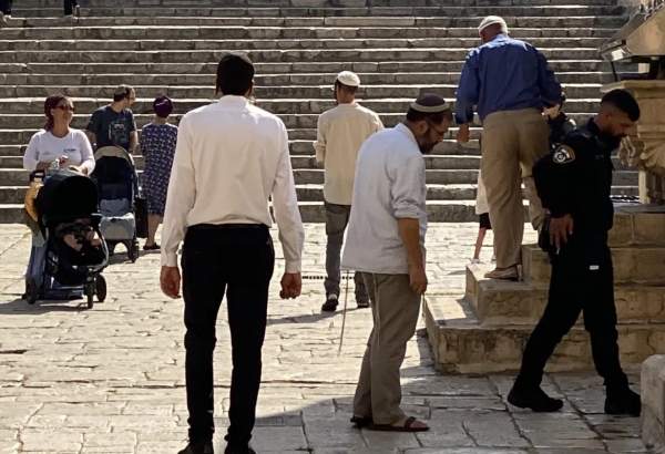 Hamas slams Israel settlers storming Al-Aqsa Mosque