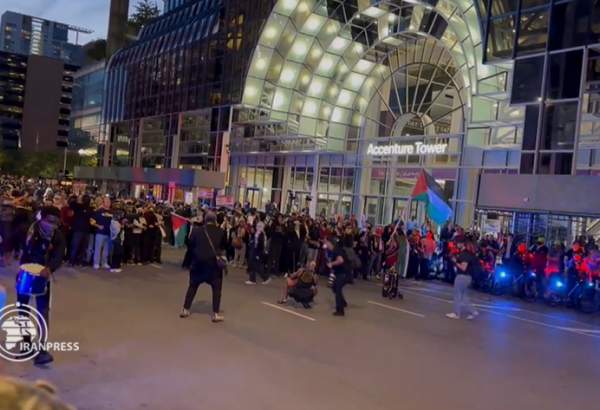 Palestinian Supporters Stage Rally in Front of Israeli Consulate in Chicago