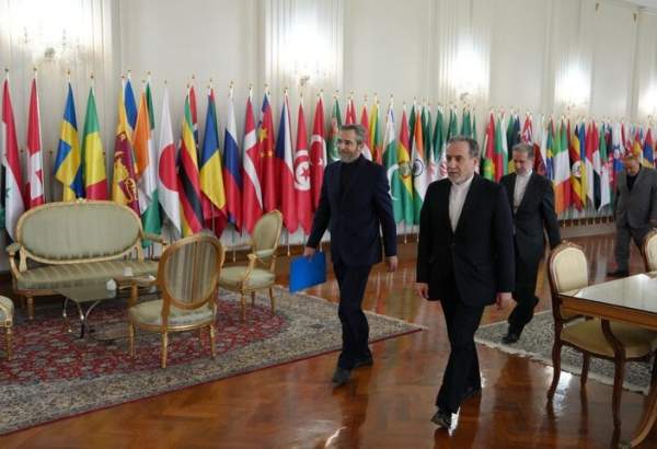 Iran’s new FM begins work after winning confidence vote