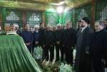 Iranian president, cabinet renew vows with late Imam Khomeini (photo)  <img src="/images/picture_icon.png" width="13" height="13" border="0" align="top">