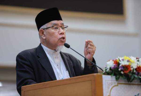 Dato Azmi Abdul Hamid, head of Malaysia Consultative Council of Islamic Organization (MAPIM)