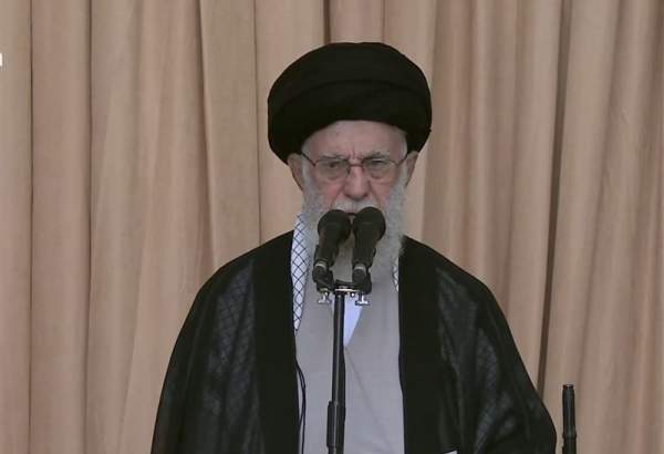 Supreme Leader Calls for Muslim Unity Against Common Adversary