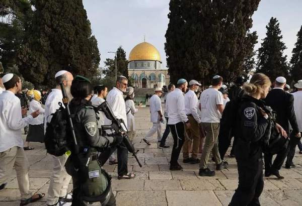 Hundreds of Israeli settlers storm al-Aqsa Mosque