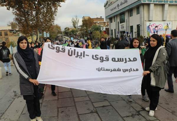 فیلم | پیام دانش آموزان کردستانی از حضور در راهپیمایی ۱۳ آبان  <img src="/images/video_icon.png" width="13" height="13" border="0" align="top">