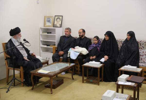 Ayat. Khamenei meets with families of army personnel martyred in Israeli aggression