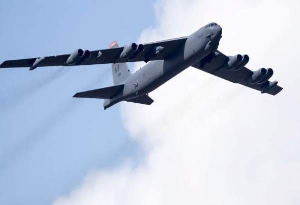 انگلینڈ میں امریکی "B-52" بمبار طیاروں کی تعیناتی۔