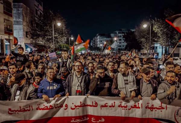 Moroccans protest US-flagged ship carrying arms for Israeli regime docks at Tangier port