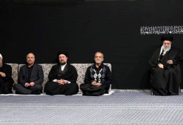 Leader attends ceremony marking martyrdom of Hazrat Fatemeh (SA)