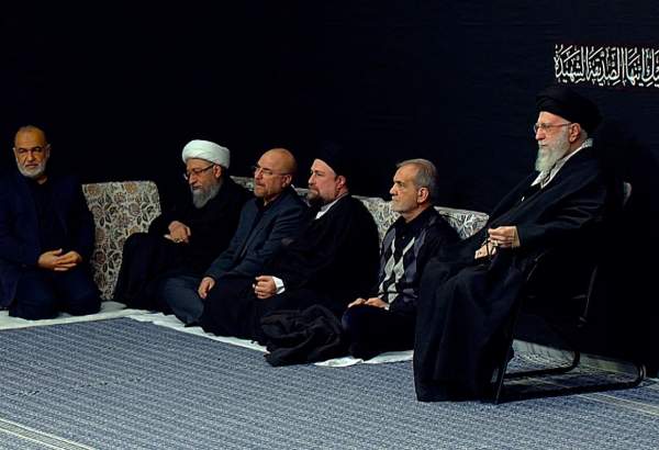 Leader attends ceremony marking martyrdom of Hazrat Fatemeh (photo)  