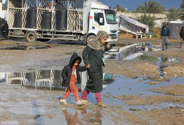 Palestinians in refugee camps struggle with severe cold (photo)  