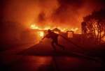 Los Angeles mayor under fire over mismanagement as flames rage across south California