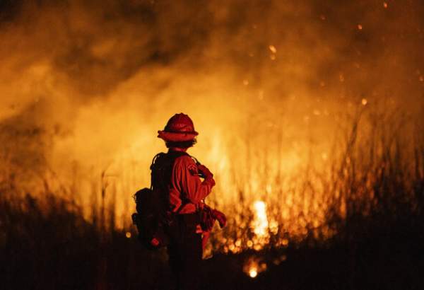 Les États-Unis prêts à accepter l’aide financière de l’Iran pour faire face aux incendies de forêt à Los Angeles